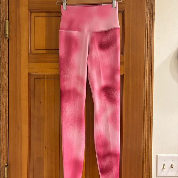 New with tags women’s Nike One Dri Fit. Size XS - Picture 3 of 4